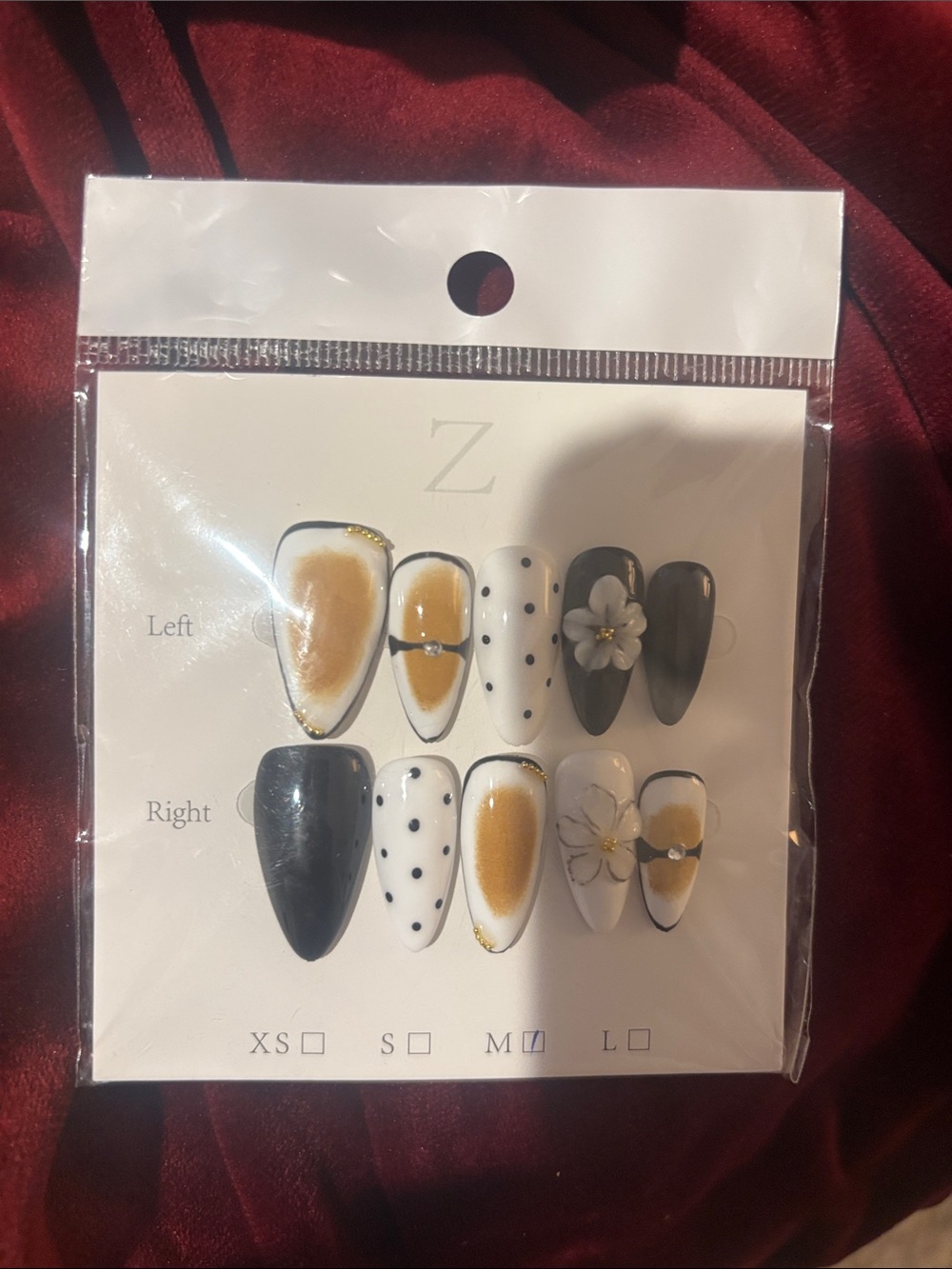 Elegant Gold & Black Floral Press-On Nails by